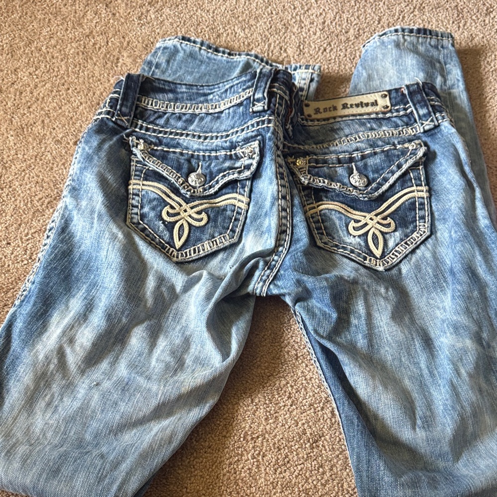 Rock revival jeans 27 Elaina easy boot cut 

33” inseam